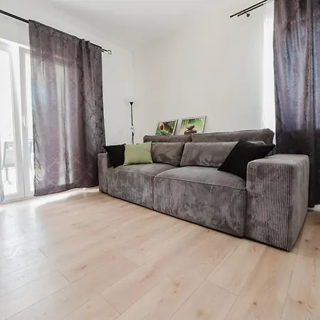 Taverna Apartment *